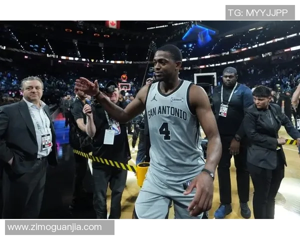 尼克斯与马刺激战正酣NBA赛场再现经典对决精彩瞬间回顾 尼克斯与马刺激战正酣NBA赛场再现经典对决精彩瞬间回顾