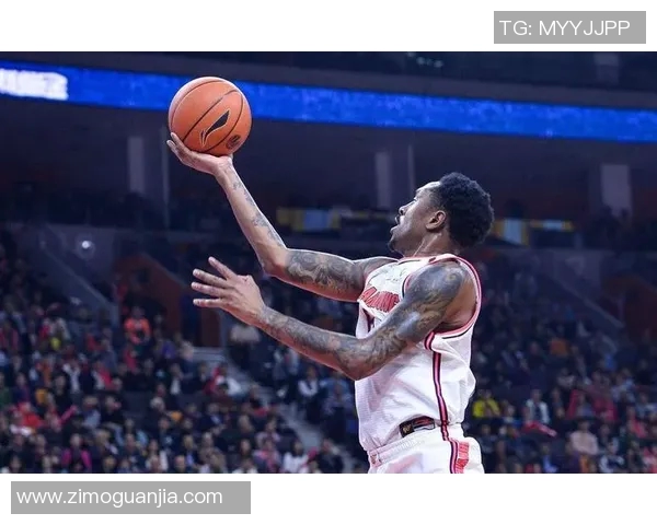 马尚布鲁克斯的篮球之路与职业生涯中的辉煌成就与挑战 马尚布鲁克斯的篮球之路与职业生涯中的辉煌成就与挑战